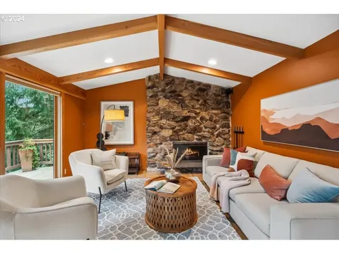 880 SW 61st Drive Portland OR 97221