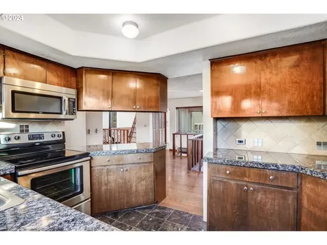 4465 SW 91st Avenue Portland OR 97225