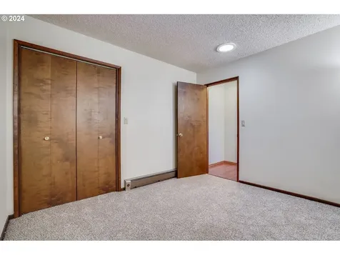 4465 SW 91st Avenue Portland OR 97225