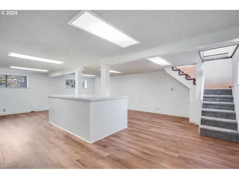4465 SW 91st Avenue Portland OR 97225