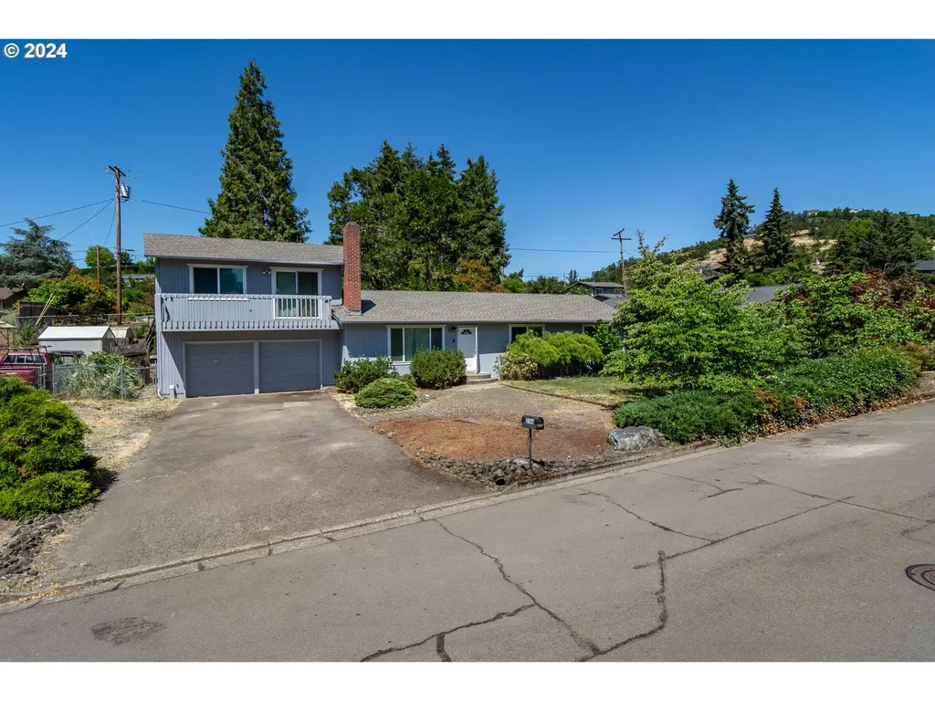 2166 Nw Luth Street Roseburg OR 97471