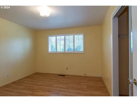 2166 Nw Luth Street Roseburg OR 97471