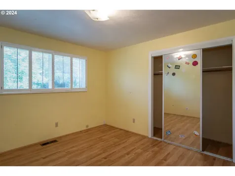 2166 Nw Luth Street Roseburg OR 97471