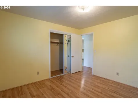 2166 Nw Luth Street Roseburg OR 97471