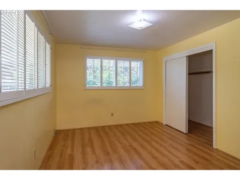 2166 Nw Luth Street Roseburg OR 97471