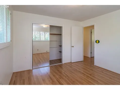 2166 Nw Luth Street Roseburg OR 97471
