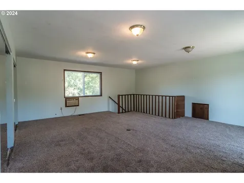 2166 Nw Luth Street Roseburg OR 97471