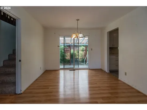 2166 Nw Luth Street Roseburg OR 97471