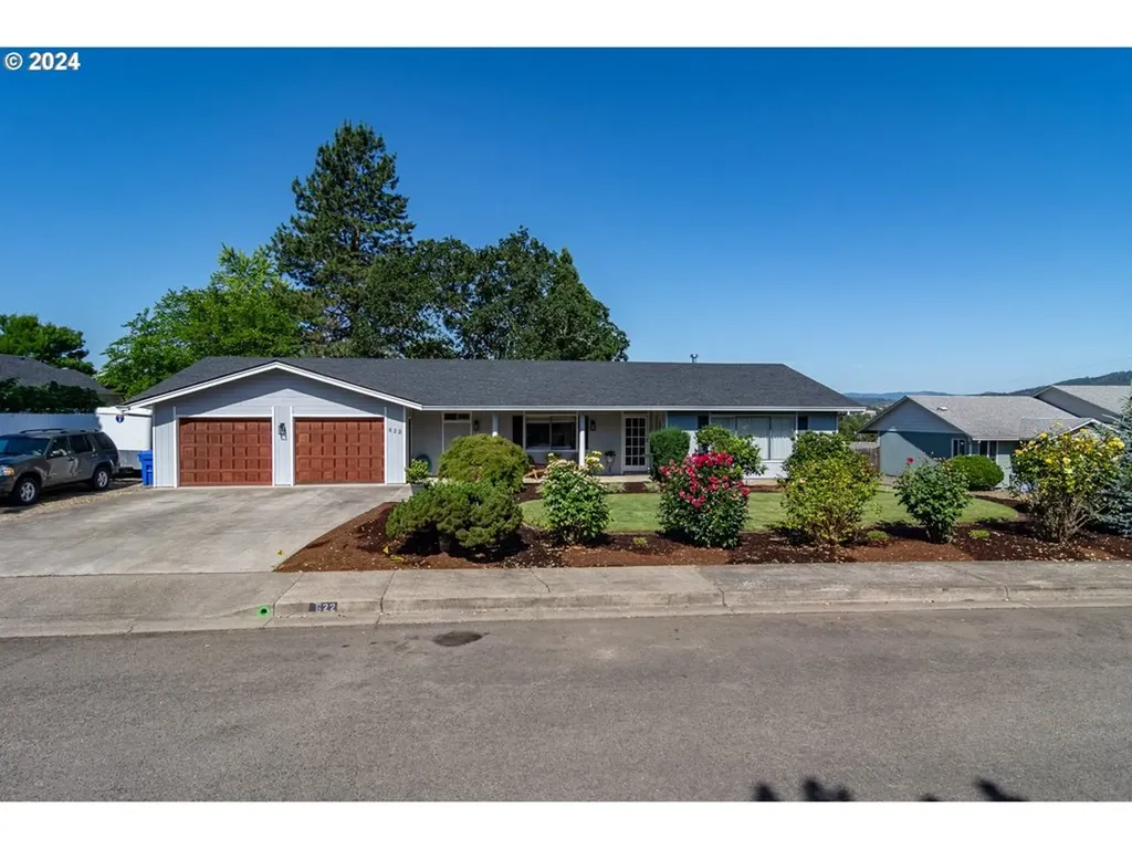 622 Se Parkway Drive Winston OR 97496