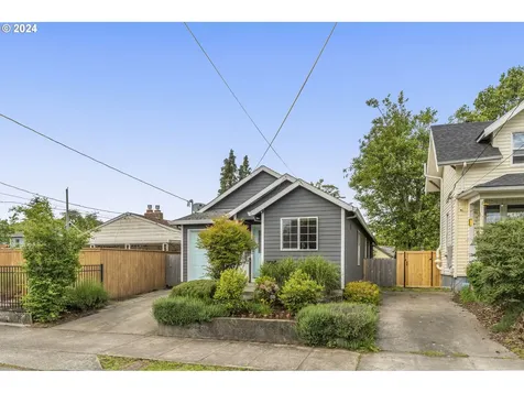 3427 N Halleck Street Portland OR 97217