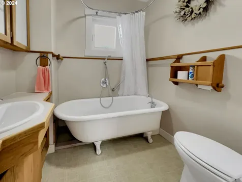 1209 Alder Avenue Coos Bay OR 97420