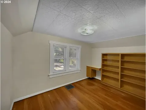1209 Alder Avenue Coos Bay OR 97420