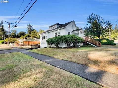 1209 Alder Avenue Coos Bay OR 97420