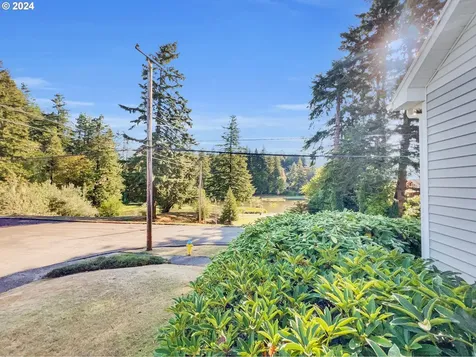 1209 Alder Avenue Coos Bay OR 97420