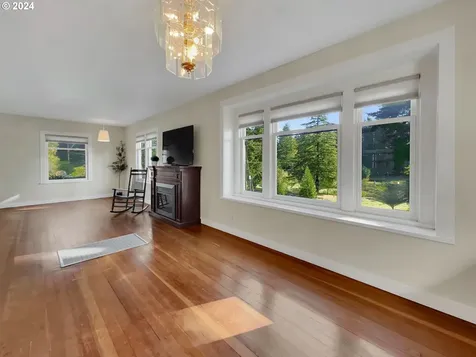 1209 Alder Avenue Coos Bay OR 97420