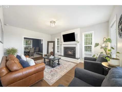 1812 Nw 38th Avenue Camas WA 98607