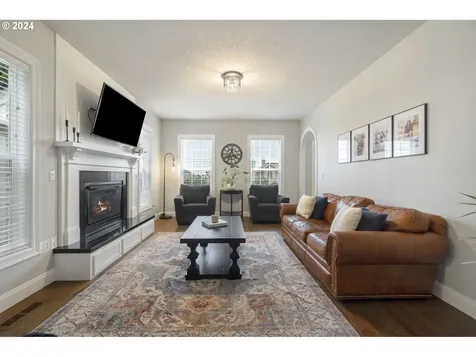 1812 Nw 38th Avenue Camas WA 98607