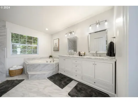 1812 Nw 38th Avenue Camas WA 98607