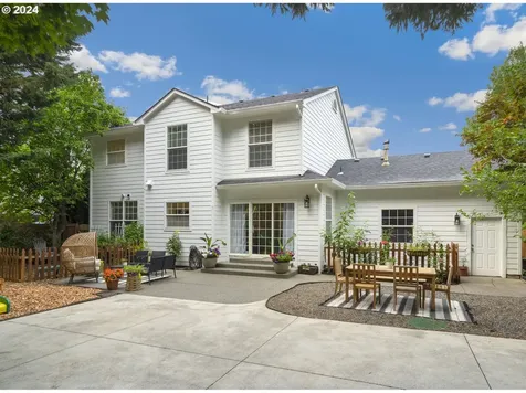 1812 Nw 38th Avenue Camas WA 98607