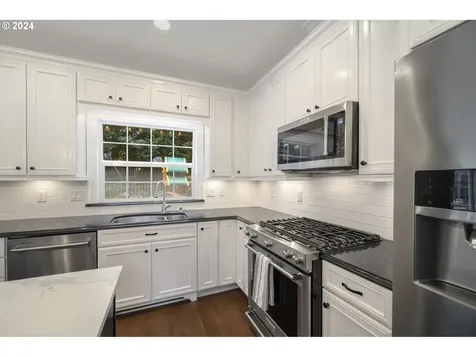 1812 Nw 38th Avenue Camas WA 98607