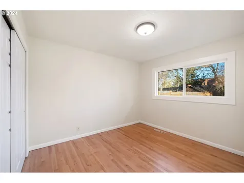 1328 SE 120th Avenue Portland OR 97216