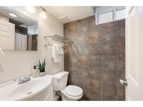 1328 SE 120th Avenue Portland OR 97216
