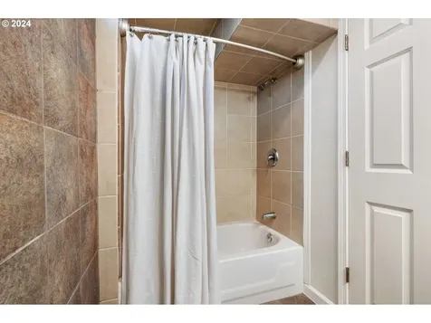1328 SE 120th Avenue Portland OR 97216