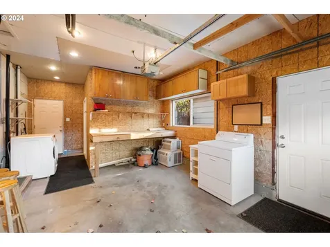 1328 SE 120th Avenue Portland OR 97216