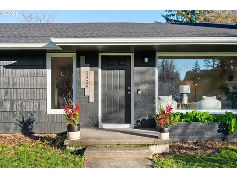 1328 SE 120th Avenue Portland OR 97216