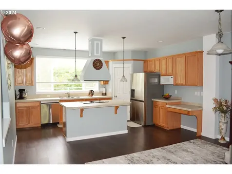 21420 NE Willow Glen Road Fairview OR 97024