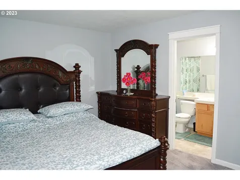 21420 NE Willow Glen Road Fairview OR 97024