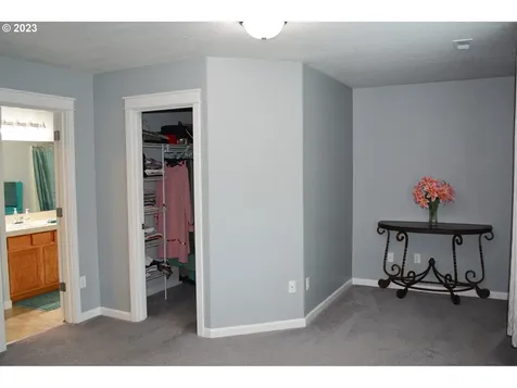 21420 NE Willow Glen Road Fairview OR 97024
