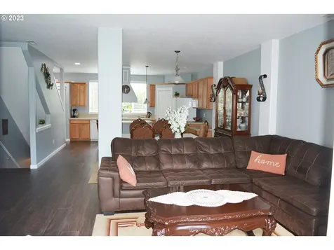 21420 NE Willow Glen Road Fairview OR 97024