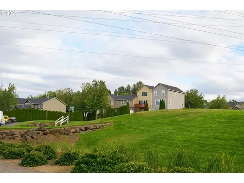 21420 NE Willow Glen Road Fairview OR 97024