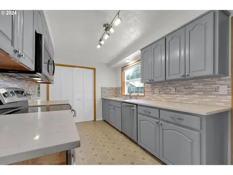 1162 Lorella Avenue Eugene OR 97401