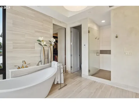 1007 Lake Front Road Lake Oswego OR 97034