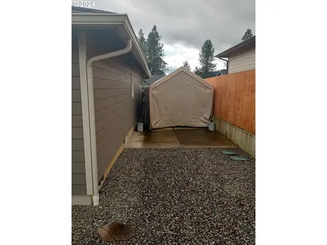 195 Addison Avenue Sutherlin OR 97479