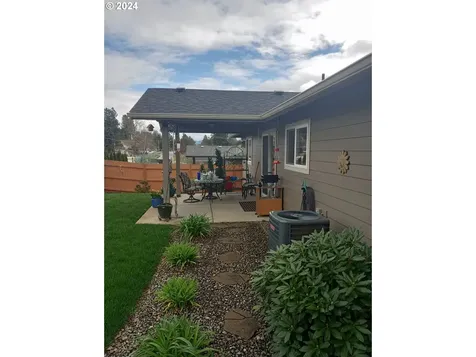 195 Addison Avenue Sutherlin OR 97479