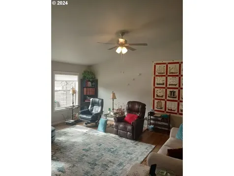 195 Addison Avenue Sutherlin OR 97479