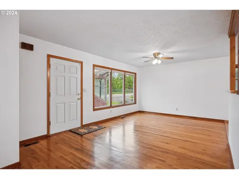 1905 Nw Birdsdale Avenue Gresham OR 97030
