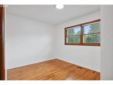 1905 Nw Birdsdale Avenue Gresham OR 97030