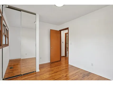 1905 Nw Birdsdale Avenue Gresham OR 97030