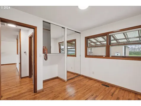 1905 Nw Birdsdale Avenue Gresham OR 97030
