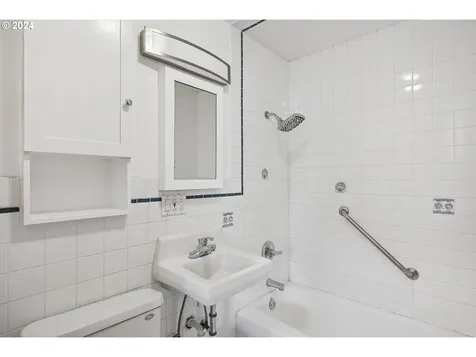 1905 Nw Birdsdale Avenue Gresham OR 97030