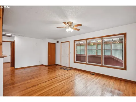 1905 Nw Birdsdale Avenue Gresham OR 97030