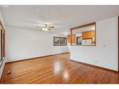 1905 Nw Birdsdale Avenue Gresham OR 97030