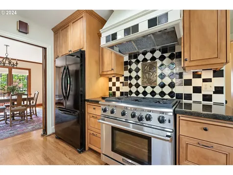 3433 SE Henry Street Portland OR 97202