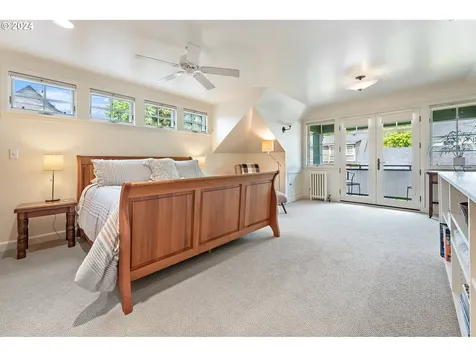 3433 SE Henry Street Portland OR 97202
