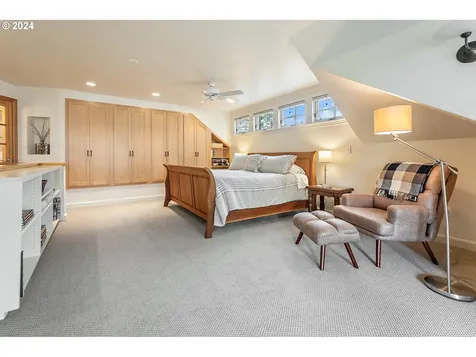 3433 SE Henry Street Portland OR 97202