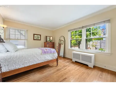 3433 SE Henry Street Portland OR 97202